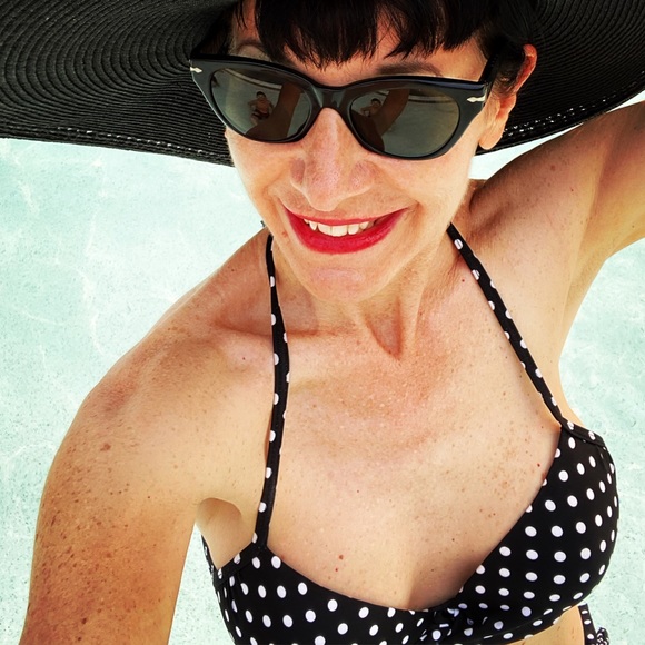 Meet your Posher, Cynde - Picture 2 of 4